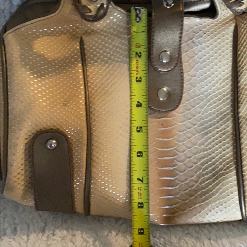 Handbag - Picture 6 of 9